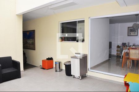 Casa para alugar com 300m², 3 quartos e 2 vagas Casa para alugar com 300m², 3 quartos e 2 vagasQuintal com Churrasqueira