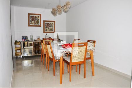 Casa para alugar com 300m², 3 quartos e 2 vagas Casa para alugar com 300m², 3 quartos e 2 vagasCopa