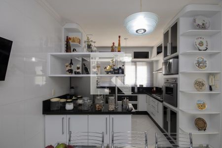 Casa para alugar com 400m², 5 quartos e 8 vagas Casa para alugar com 400m², 5 quartos e 8 vagasCopa e Cozinha