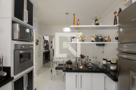 Casa para alugar com 400m², 5 quartos e 8 vagas Casa para alugar com 400m², 5 quartos e 8 vagasCopa e Cozinha