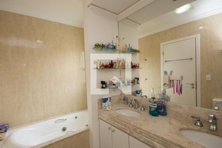 Casa para alugar com 400m², 5 quartos e 8 vagas Casa para alugar com 400m², 5 quartos e 8 vagasBanheiro da Suíte 4