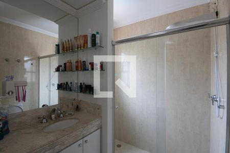 Casa para alugar com 400m², 5 quartos e 8 vagas Casa para alugar com 400m², 5 quartos e 8 vagasBanheiro da Suíte 4