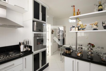 Casa para alugar com 400m², 5 quartos e 8 vagas Casa para alugar com 400m², 5 quartos e 8 vagasCopa e Cozinha