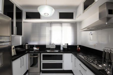 Casa para alugar com 400m², 5 quartos e 8 vagas Casa para alugar com 400m², 5 quartos e 8 vagasCopa e Cozinha