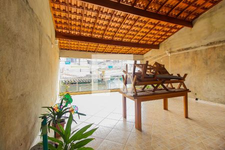 Casa à venda com 125m², 3 quartos e 2 vagas Casa à venda com 125m², 3 quartos e 2 vagasTerraço