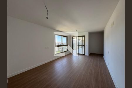 Apartamento à venda com 372m², 4 quartos e 4 vagas Apartamento à venda com 372m², 4 quartos e 4 vagasSuíte 3