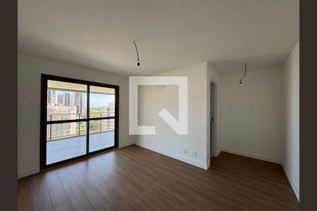 Apartamento à venda com 372m², 4 quartos e 4 vagas Apartamento à venda com 372m², 4 quartos e 4 vagasSuíte 2