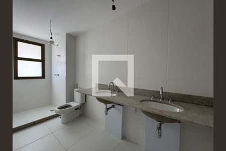Apartamento à venda com 372m², 4 quartos e 4 vagas Apartamento à venda com 372m², 4 quartos e 4 vagasSuíte 3 - Banheiro