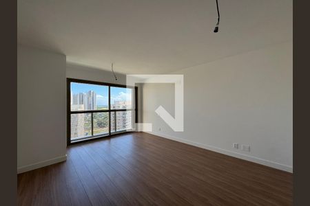Apartamento à venda com 372m², 4 quartos e 4 vagas Apartamento à venda com 372m², 4 quartos e 4 vagasSuíte 1