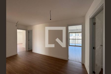 Apartamento à venda com 372m², 4 quartos e 4 vagas Apartamento à venda com 372m², 4 quartos e 4 vagasHall Íntimo