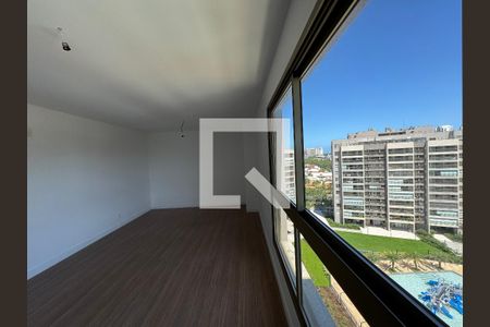 Apartamento à venda com 372m², 4 quartos e 4 vagas Apartamento à venda com 372m², 4 quartos e 4 vagasSuíte 3