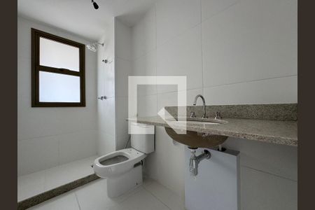 Apartamento à venda com 372m², 4 quartos e 4 vagas Apartamento à venda com 372m², 4 quartos e 4 vagasSuíte 2 - Banheiro