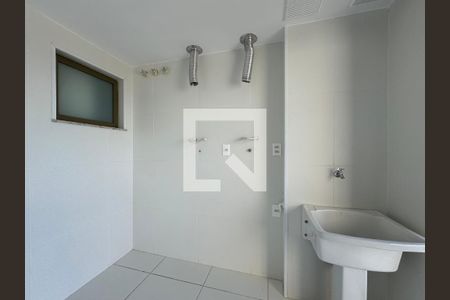Apartamento à venda com 372m², 4 quartos e 4 vagas Apartamento à venda com 372m², 4 quartos e 4 vagasÁrea de Serviço
