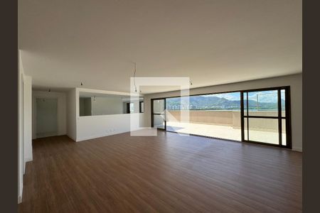 Apartamento à venda com 372m², 4 quartos e 4 vagas Apartamento à venda com 372m², 4 quartos e 4 vagasSala