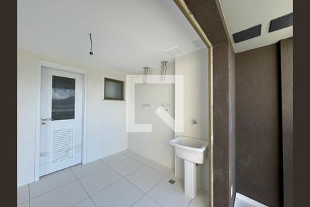 Apartamento à venda com 372m², 4 quartos e 4 vagas Apartamento à venda com 372m², 4 quartos e 4 vagasÁrea de Serviço