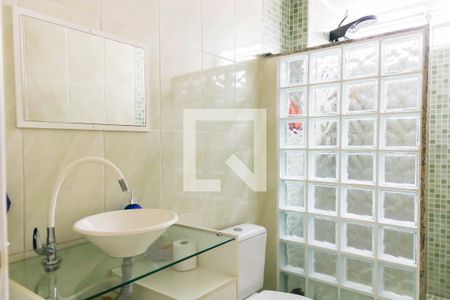 Casa à venda com 280m², 4 quartos e 4 vagas Casa à venda com 280m², 4 quartos e 4 vagasBanheiro Social