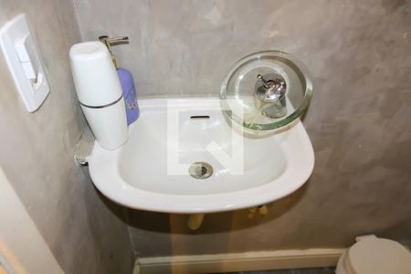 Casa à venda com 280m², 4 quartos e 4 vagas Casa à venda com 280m², 4 quartos e 4 vagasLavabo Quarto 4