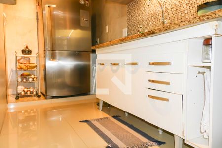 Casa à venda com 280m², 4 quartos e 4 vagas Casa à venda com 280m², 4 quartos e 4 vagasCozinha