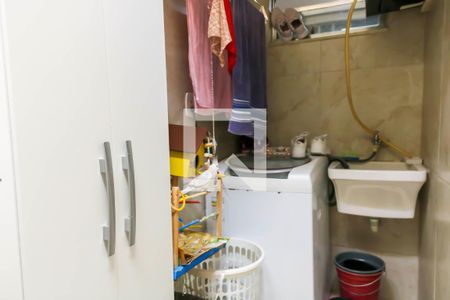 Casa à venda com 280m², 4 quartos e 4 vagas Casa à venda com 280m², 4 quartos e 4 vagasÁrea de Serviço