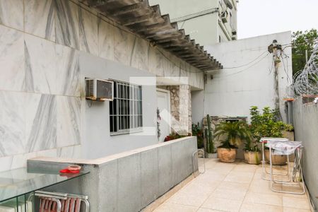 Casa à venda com 280m², 4 quartos e 4 vagas Casa à venda com 280m², 4 quartos e 4 vagasÁrea da Frente