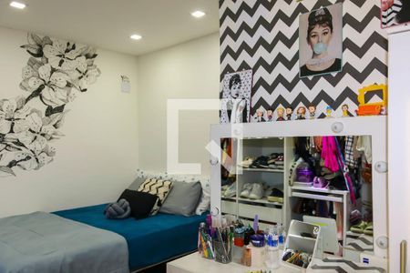 Casa à venda com 280m², 4 quartos e 4 vagas Casa à venda com 280m², 4 quartos e 4 vagasQuarto 4