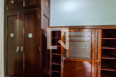 Casa à venda com 559m², 8 quartos e 4 vagasCorredor