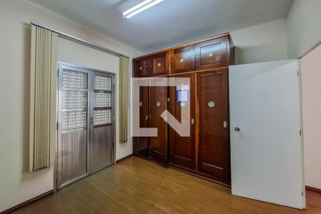 Casa à venda com 559m², 8 quartos e 4 vagasQuarto 2