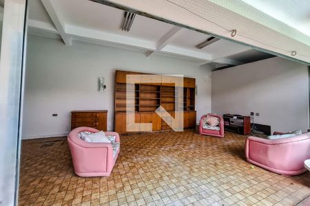 Casa à venda com 559m², 8 quartos e 4 vagasÁrea Externa