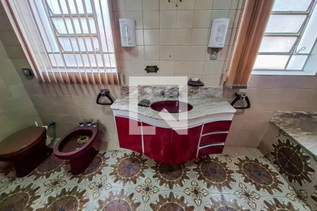 Casa à venda com 559m², 8 quartos e 4 vagasBanheiro 3