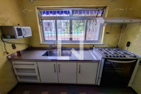 Casa à venda com 559m², 8 quartos e 4 vagasCozinha