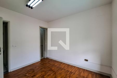 Casa à venda com 559m², 8 quartos e 4 vagasQuarto 9