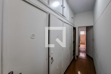 Casa à venda com 559m², 8 quartos e 4 vagasCorredor