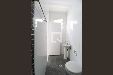 Banheiro de casa para alugar com 1 quarto, 50m² em Vila Maria Baixa, São Paulo