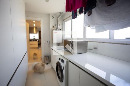 Apartamento à venda com 260m², 3 quartos e 4 vagas Apartamento à venda com 260m², 3 quartos e 4 vagasÁrea de Serviço