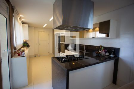 Apartamento à venda com 260m², 3 quartos e 4 vagas Apartamento à venda com 260m², 3 quartos e 4 vagascopa