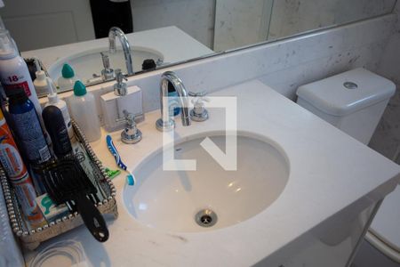 Apartamento à venda com 260m², 3 quartos e 4 vagas Apartamento à venda com 260m², 3 quartos e 4 vagasBanheiro da Suíte 2