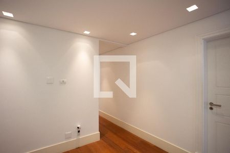 Apartamento à venda com 260m², 3 quartos e 4 vagas Apartamento à venda com 260m², 3 quartos e 4 vagasEscritório