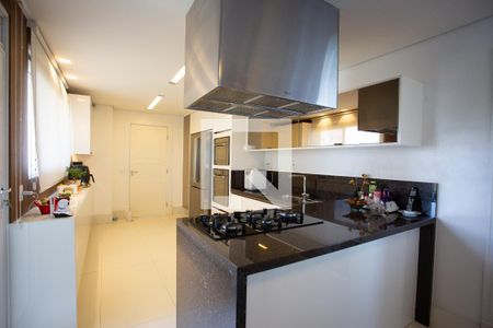 Apartamento à venda com 260m², 3 quartos e 4 vagas Apartamento à venda com 260m², 3 quartos e 4 vagasCozinha