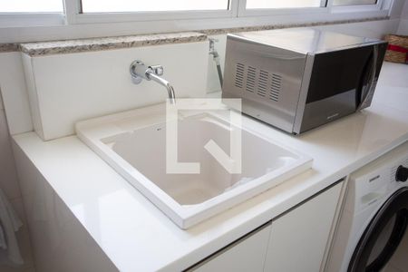 Apartamento à venda com 260m², 3 quartos e 4 vagas Apartamento à venda com 260m², 3 quartos e 4 vagasÁrea de Serviço