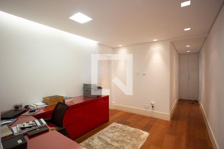 Apartamento à venda com 260m², 3 quartos e 4 vagas Apartamento à venda com 260m², 3 quartos e 4 vagasEscritório