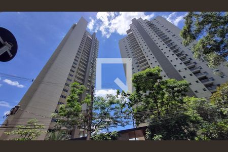 Apartamento à venda com 260m², 3 quartos e 4 vagas Apartamento à venda com 260m², 3 quartos e 4 vagasFachada