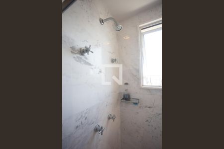 Apartamento à venda com 260m², 3 quartos e 4 vagas Apartamento à venda com 260m², 3 quartos e 4 vagasBanheiro da Suíte 2