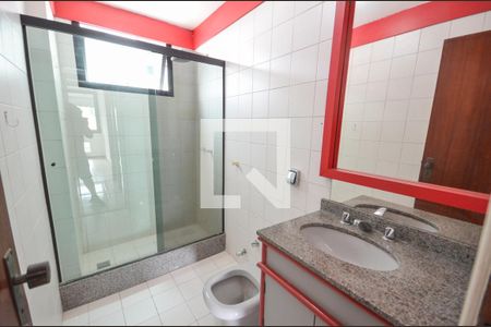 Apartamento à venda com 200m², 4 quartos e 2 vagas Apartamento à venda com 200m², 4 quartos e 2 vagasBanheiro da Suíte 3