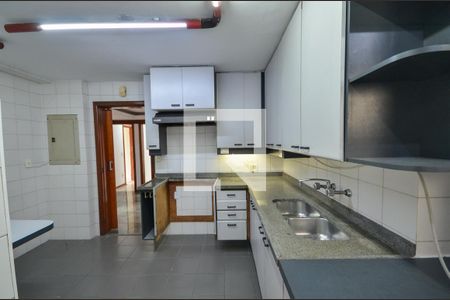 Cozinha de apartamento à venda com 4 quartos, 200m² em Maracanã, Rio de Janeiro
