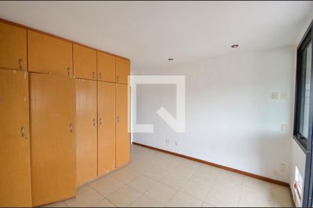 Apartamento à venda com 200m², 4 quartos e 2 vagas Apartamento à venda com 200m², 4 quartos e 2 vagasSuíte 2