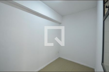 Apartamento à venda com 200m², 4 quartos e 2 vagas Apartamento à venda com 200m², 4 quartos e 2 vagasQuarto de Serviço