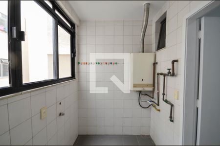 Apartamento à venda com 200m², 4 quartos e 2 vagas Apartamento à venda com 200m², 4 quartos e 2 vagasÁrea de Serviço