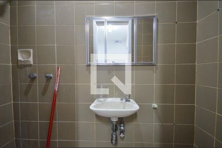 Apartamento à venda com 200m², 4 quartos e 2 vagas Apartamento à venda com 200m², 4 quartos e 2 vagasBanheiro de serviço