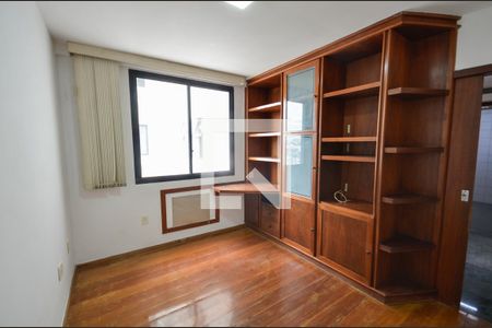 Apartamento à venda com 200m², 4 quartos e 2 vagas Apartamento à venda com 200m², 4 quartos e 2 vagasQuarto