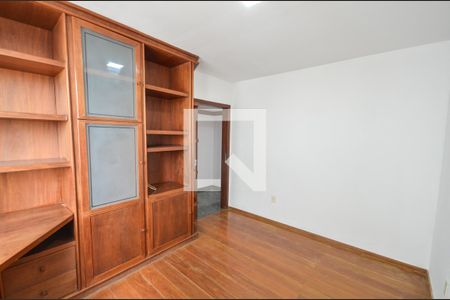 Apartamento à venda com 200m², 4 quartos e 2 vagas Apartamento à venda com 200m², 4 quartos e 2 vagasQuarto